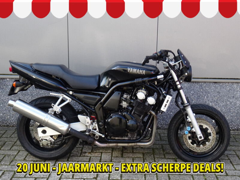 YAMAHA FZS 600 FAZER