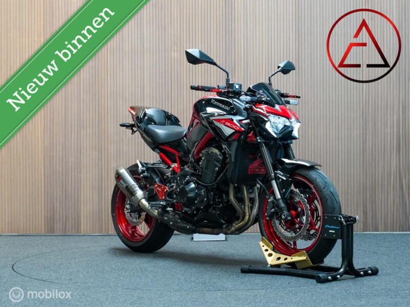 Kawasaki Z900 2024 Candy Red | Performance Pack | 4.445km