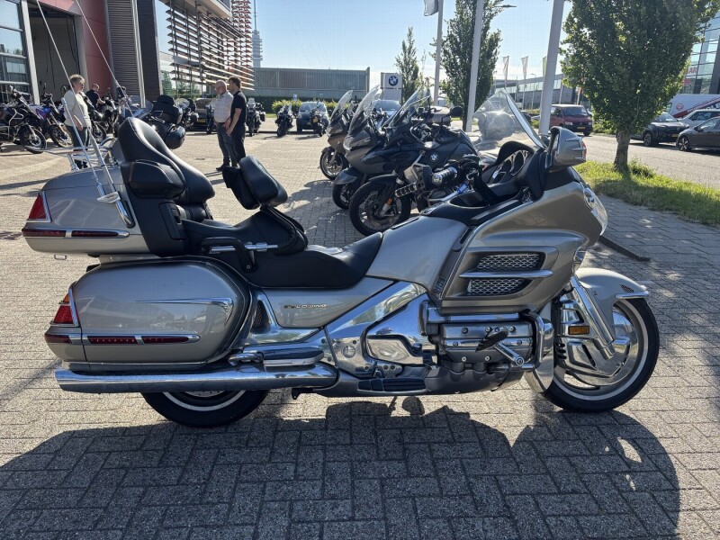 Honda GL 1800 3
                            - € 6.500