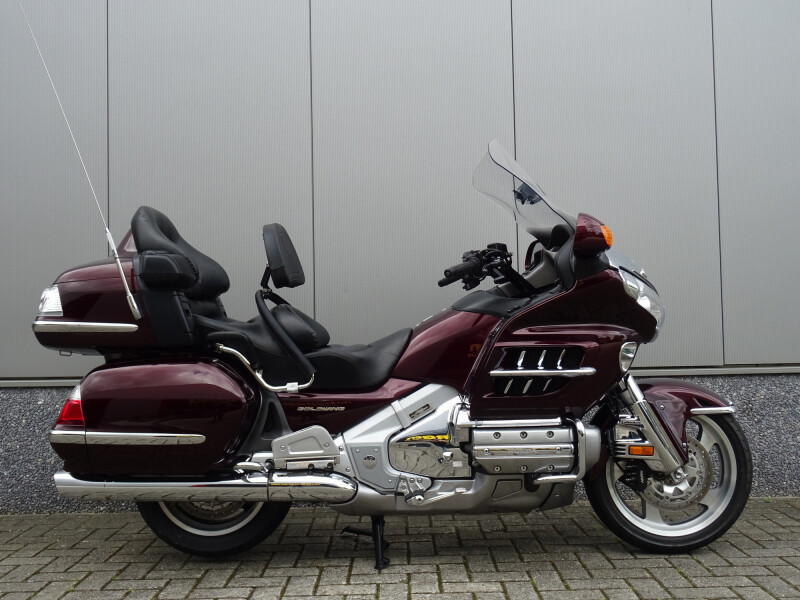 HONDA GL 1800 GOLDWING
