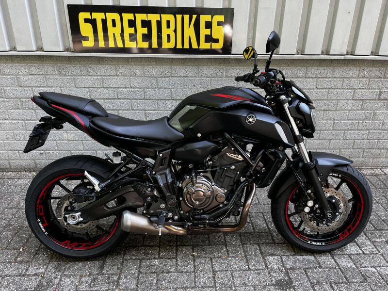 YAMAHA MT-07