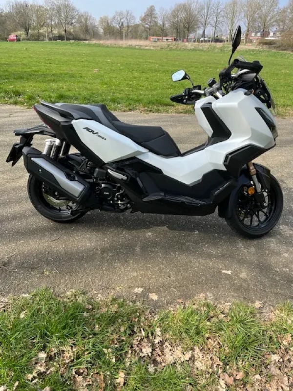 Honda scooter ADV 350.
