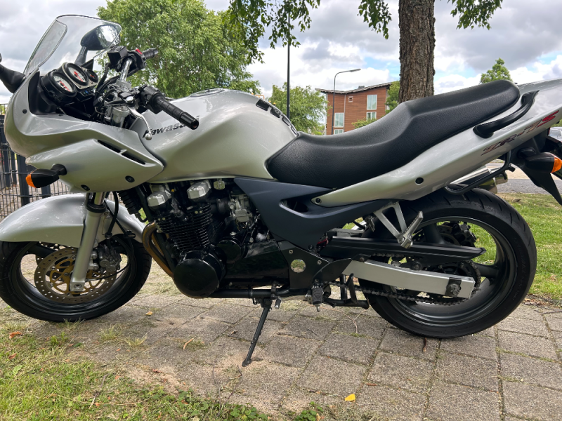 Kawasaki ZR7-S