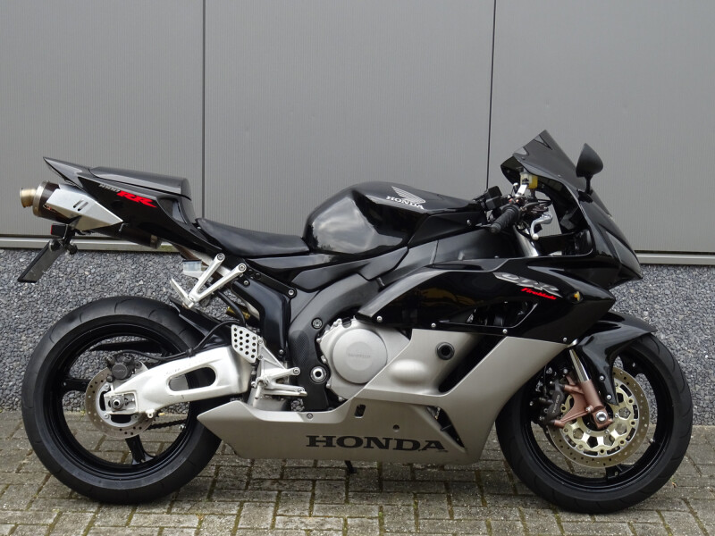 HONDA CBR 1000 RR FIREBLADE