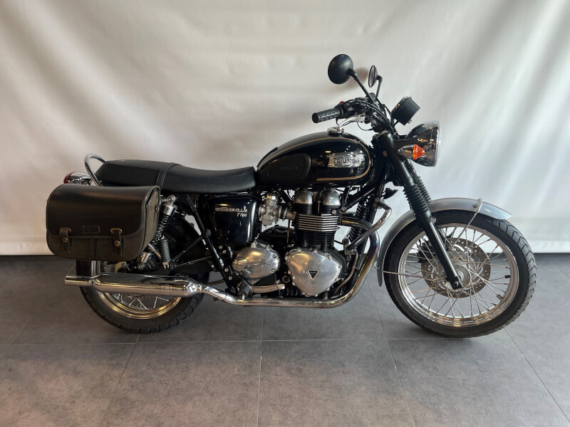 Triumph BONNEVILLE T100