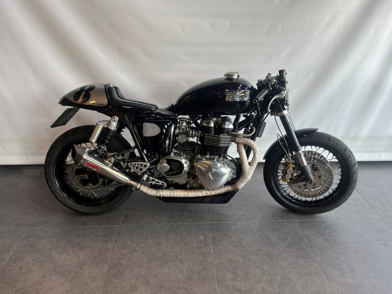 Triumph THRUXTON 900