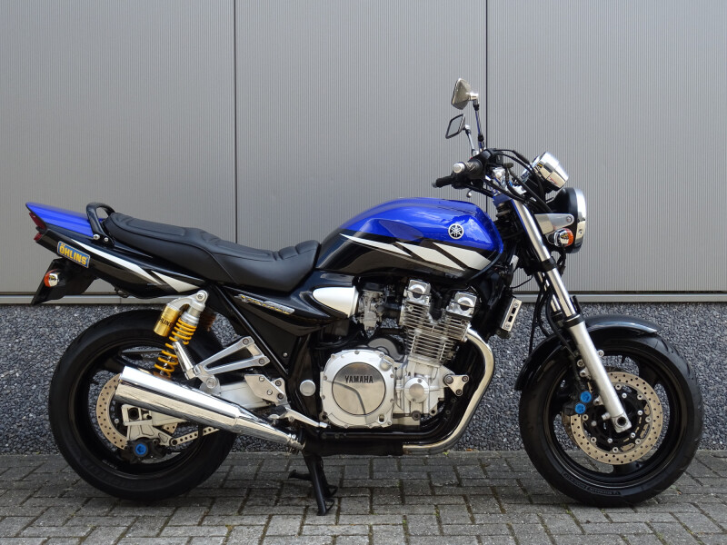 YAMAHA XJR 1300