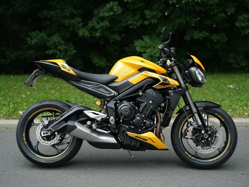 TRIUMPH Street Tripple RS
