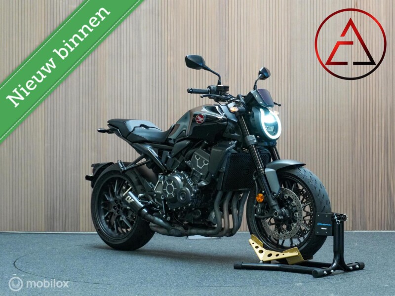 Honda CB1000R Black Edition '22 - LeoVince - 9.990 km