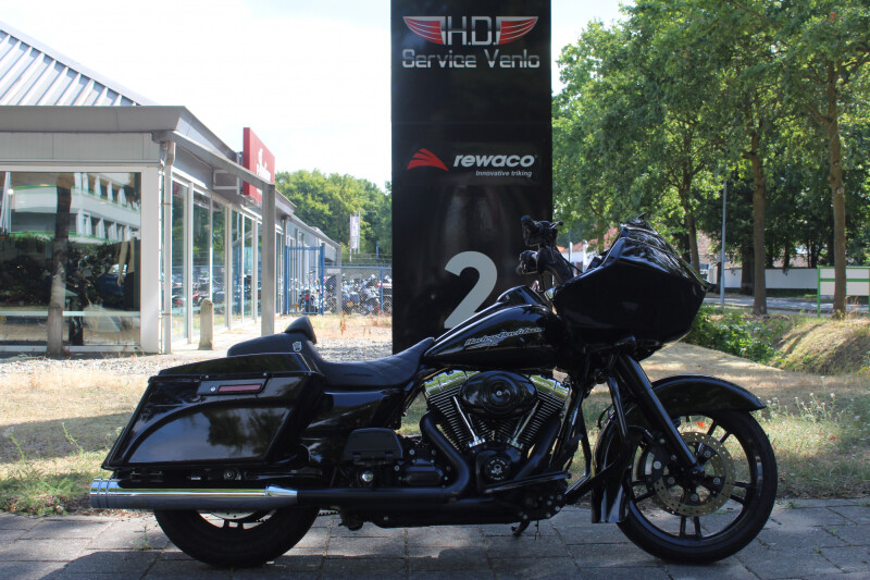 Harley-Davidson Road Glide  FLTR